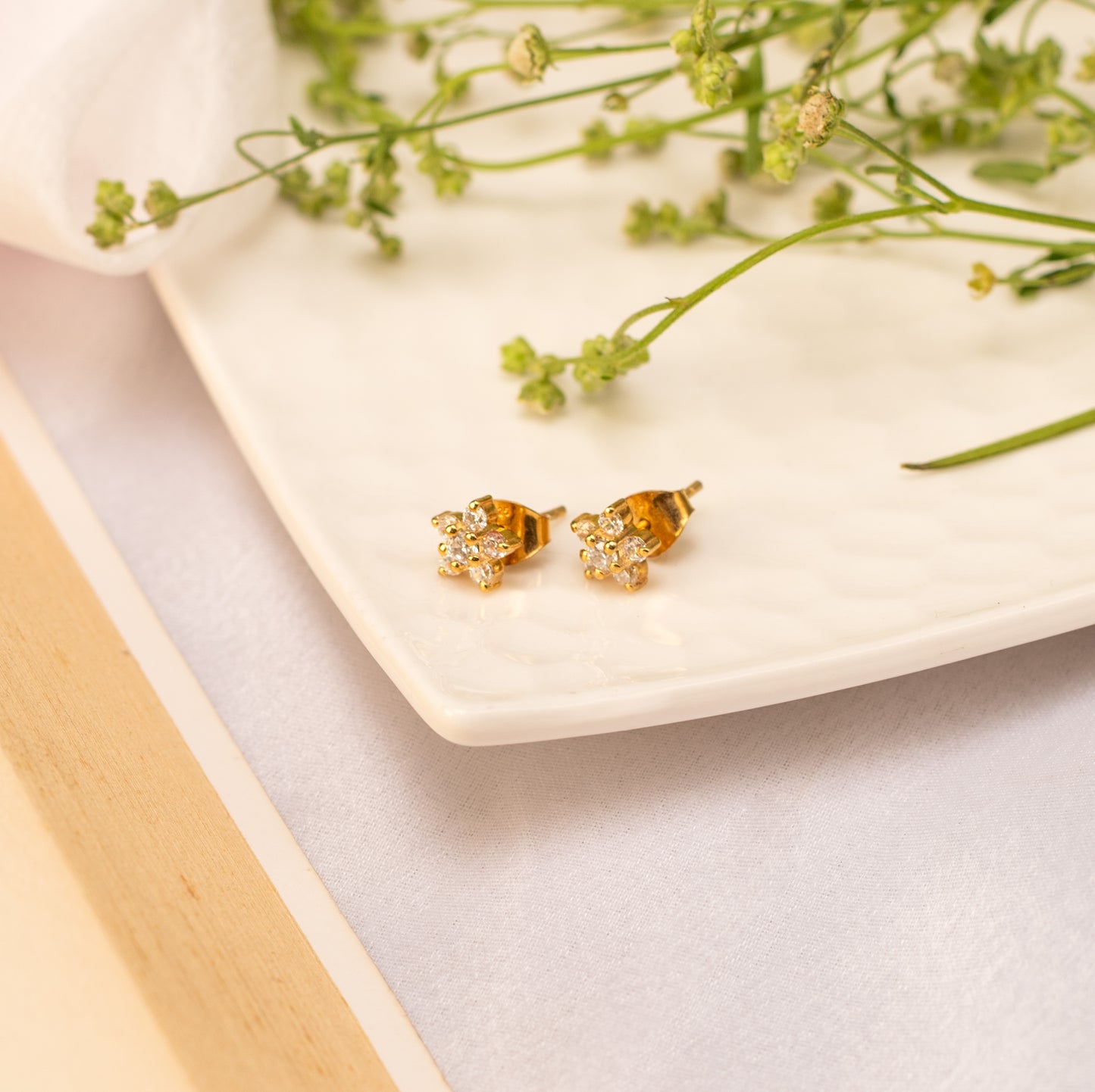 Classic Flower Stud Earrings - 925 Silver