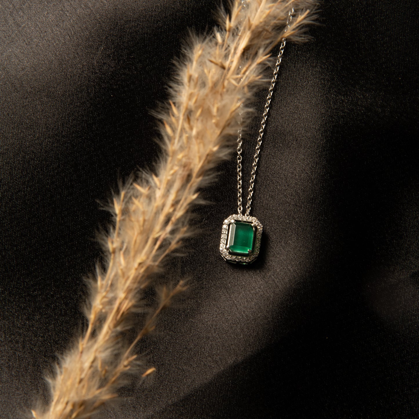 Sea Green Queen Necklace - Fine Silver